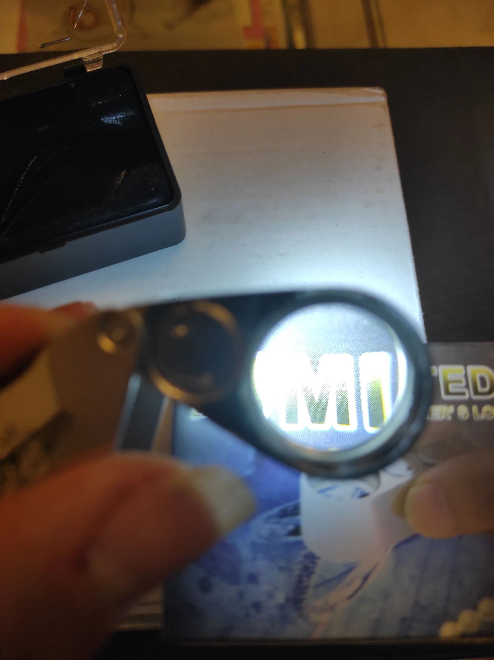 Lupa de bolso metálica com LED para joalheiros ou colecionadores 30x21mm. – photo 7
